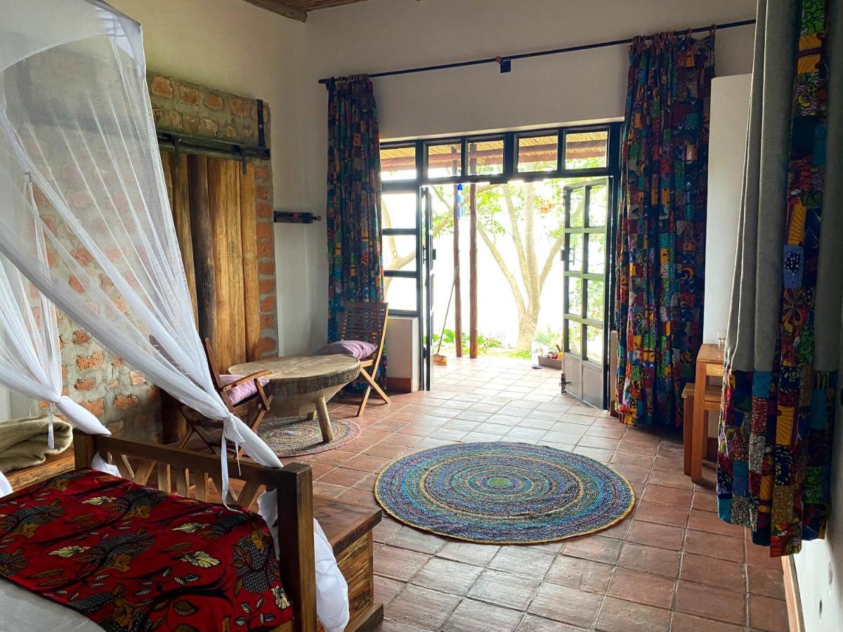 Chameleon Hill Forest Lodge Bwindi Bagian luar foto