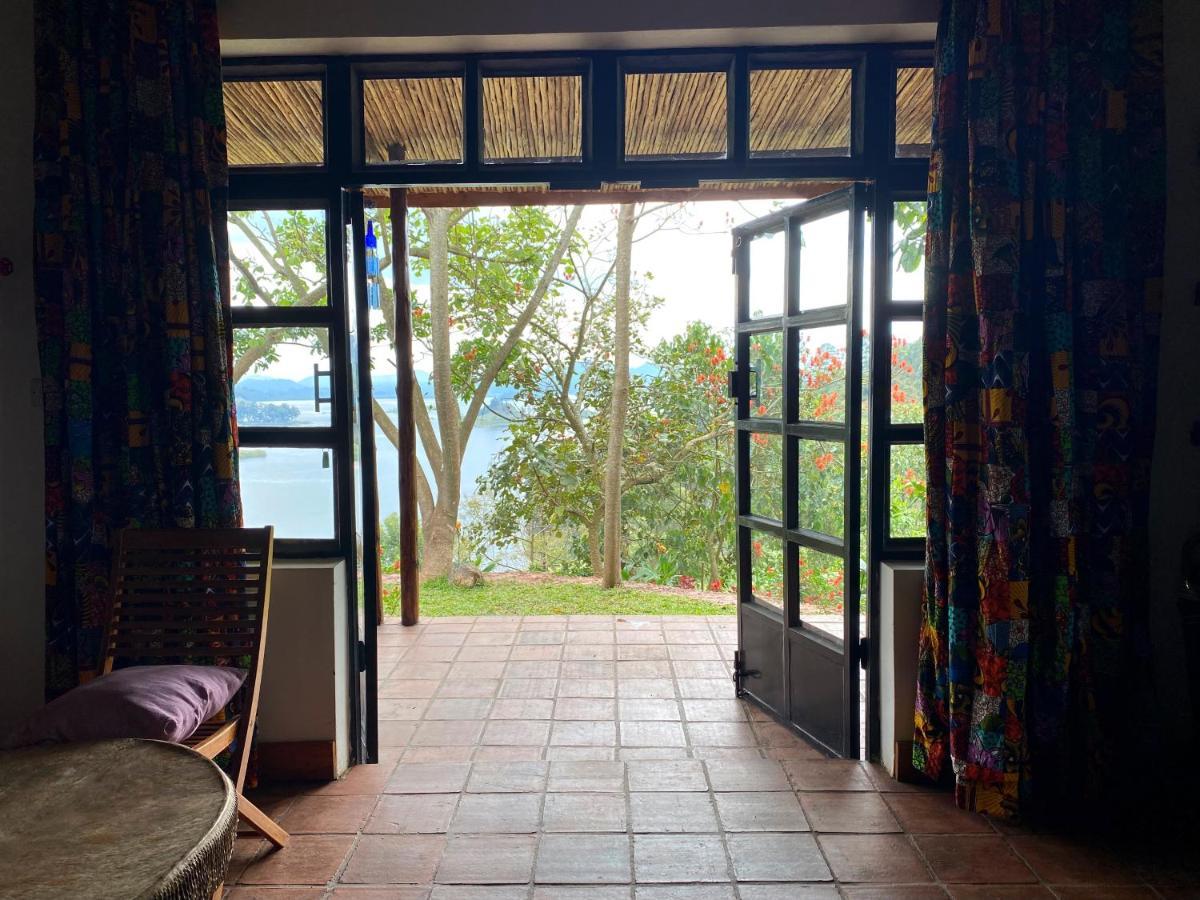 Chameleon Hill Forest Lodge Bwindi Bagian luar foto
